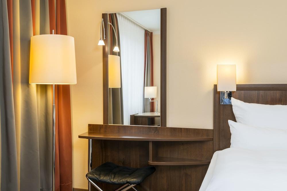 Nh Altstadt Отель 4*